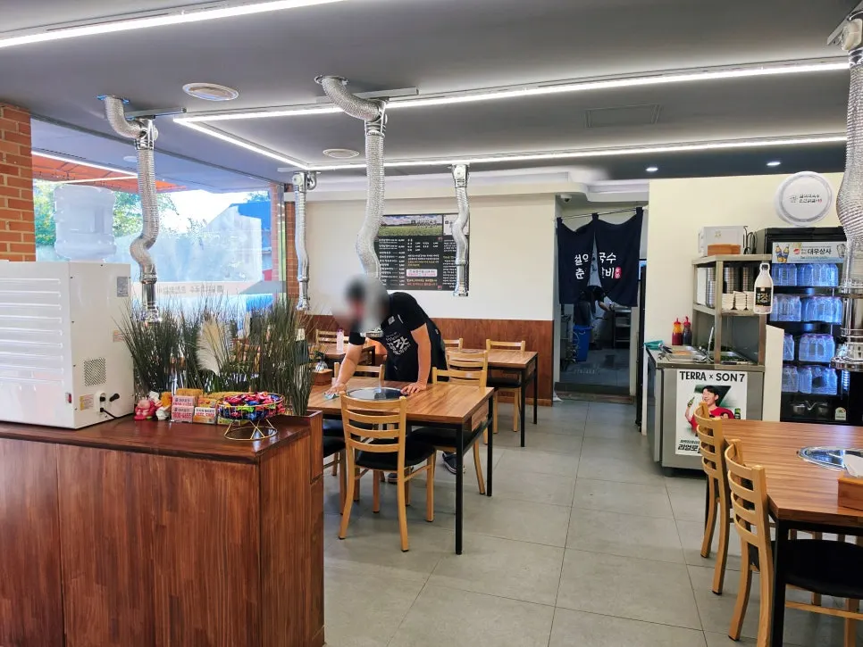 Dedicated parking lot at Seorak Makguksu Chuncheon Dakgalbi Yangju Branch
