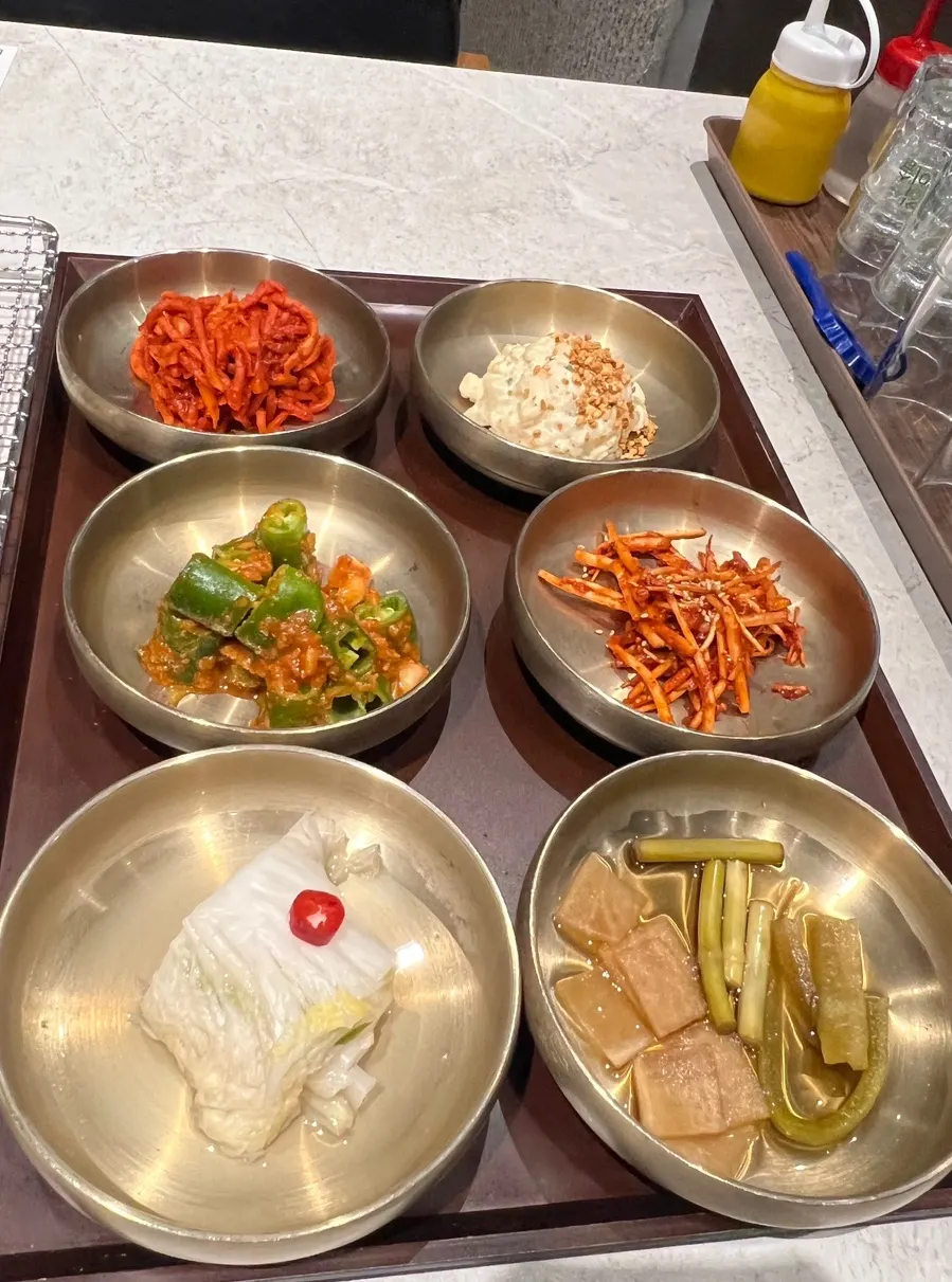 스노우볼처럼 동그랗게 담긴 육회