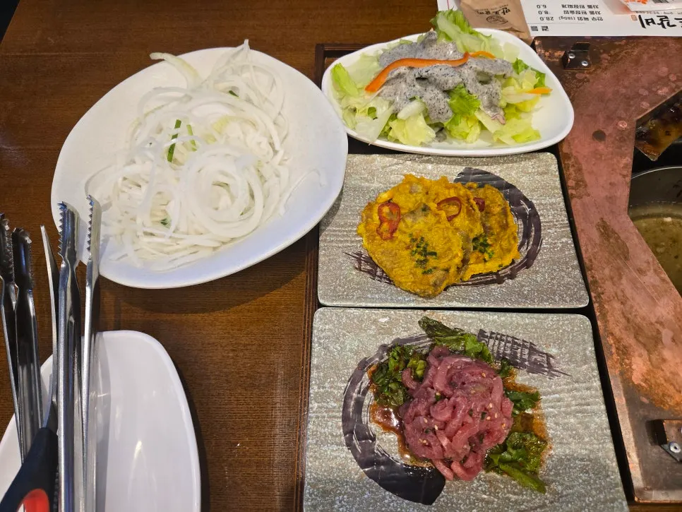 갈비 상차림 한쪽 밑반찬