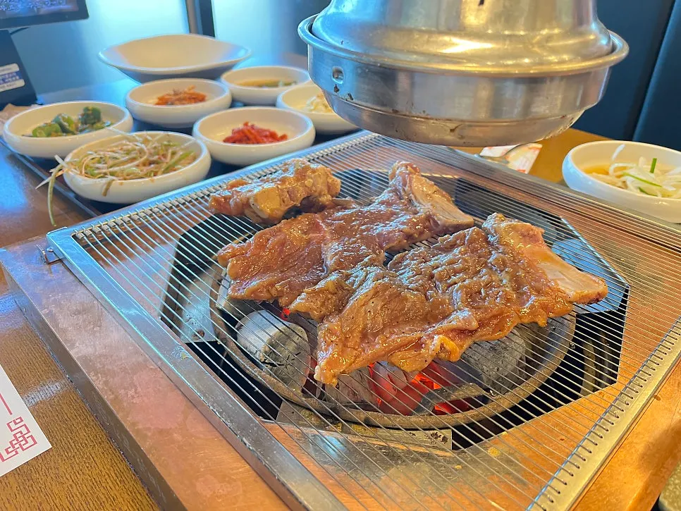 숯불 갈비 구이 준비 모습