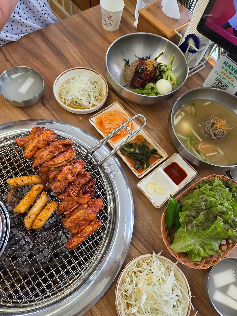 직원이 구워준 숯불닭갈비 이미지