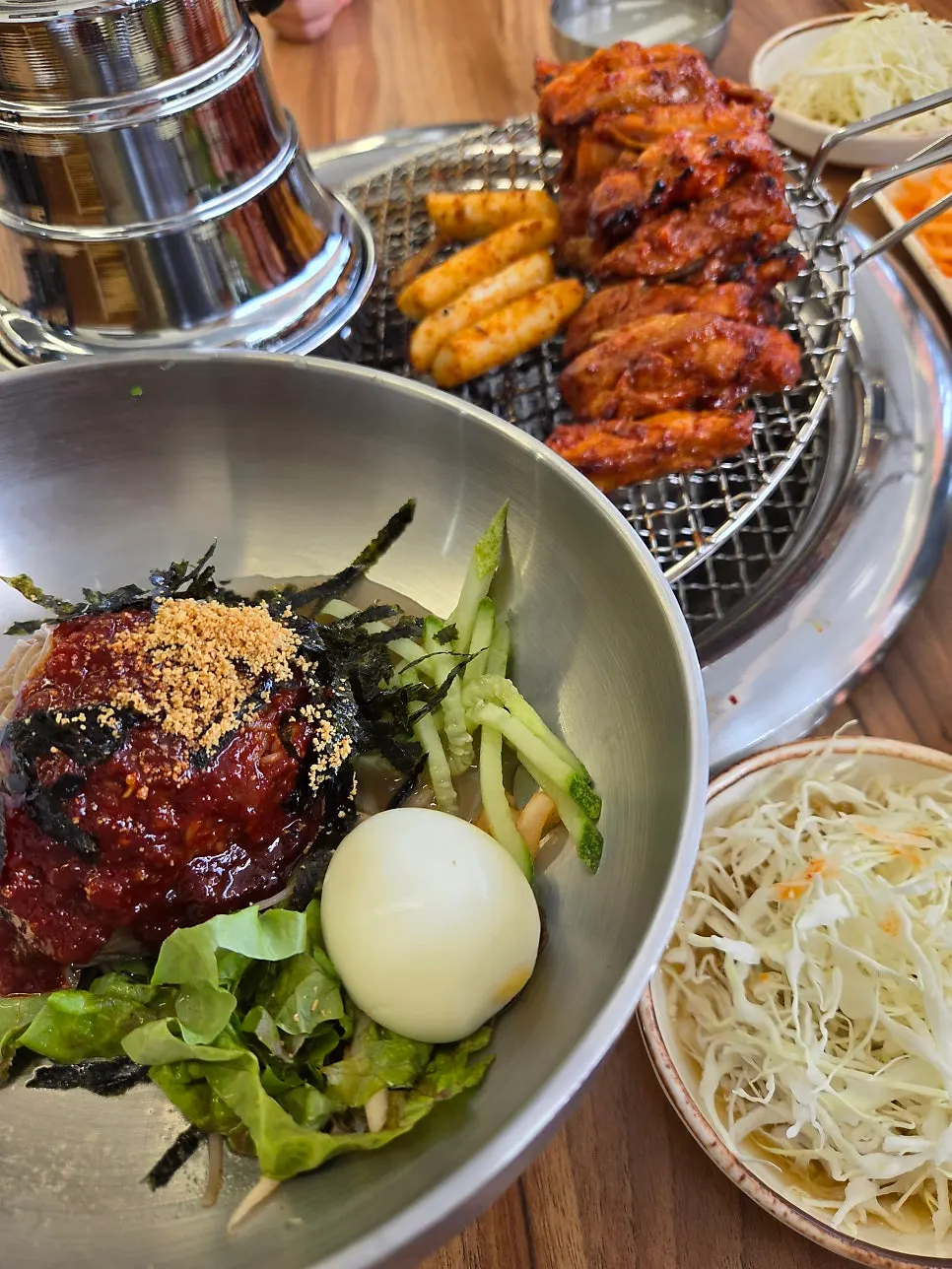 닭갈비와 막국수 곁들임 이미지