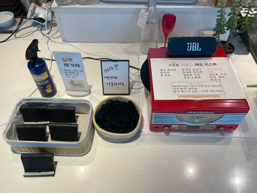 Amenities for guests visiting with infants