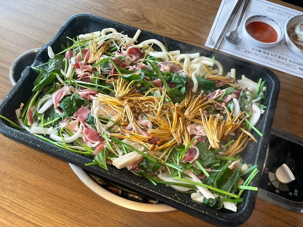 Flower duck bulgogi enjoyed as a family meal