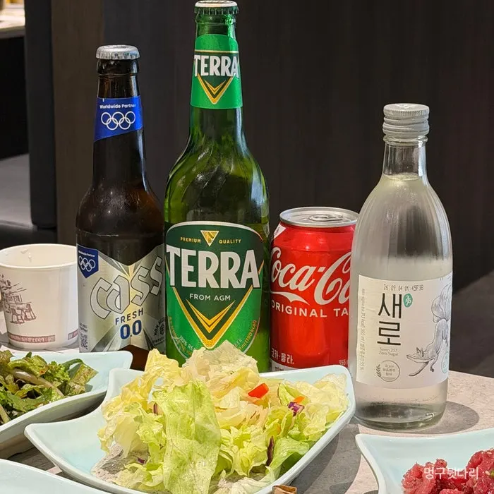 子供たちと一緒に分け合った味付け豚カルビ