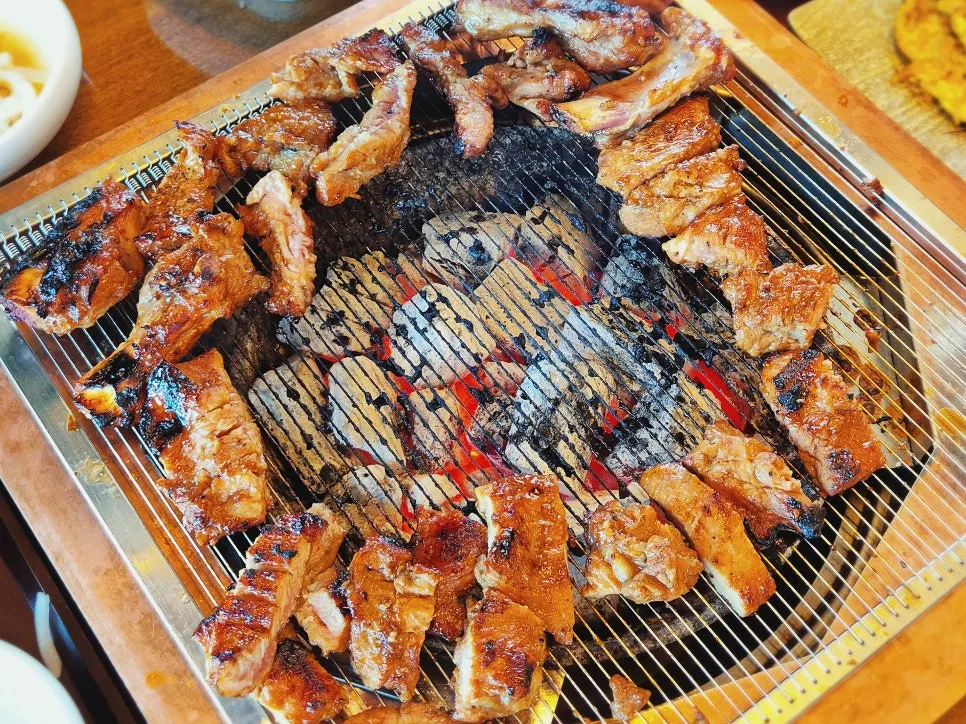 고르게 구워지는 한돈 수제갈비