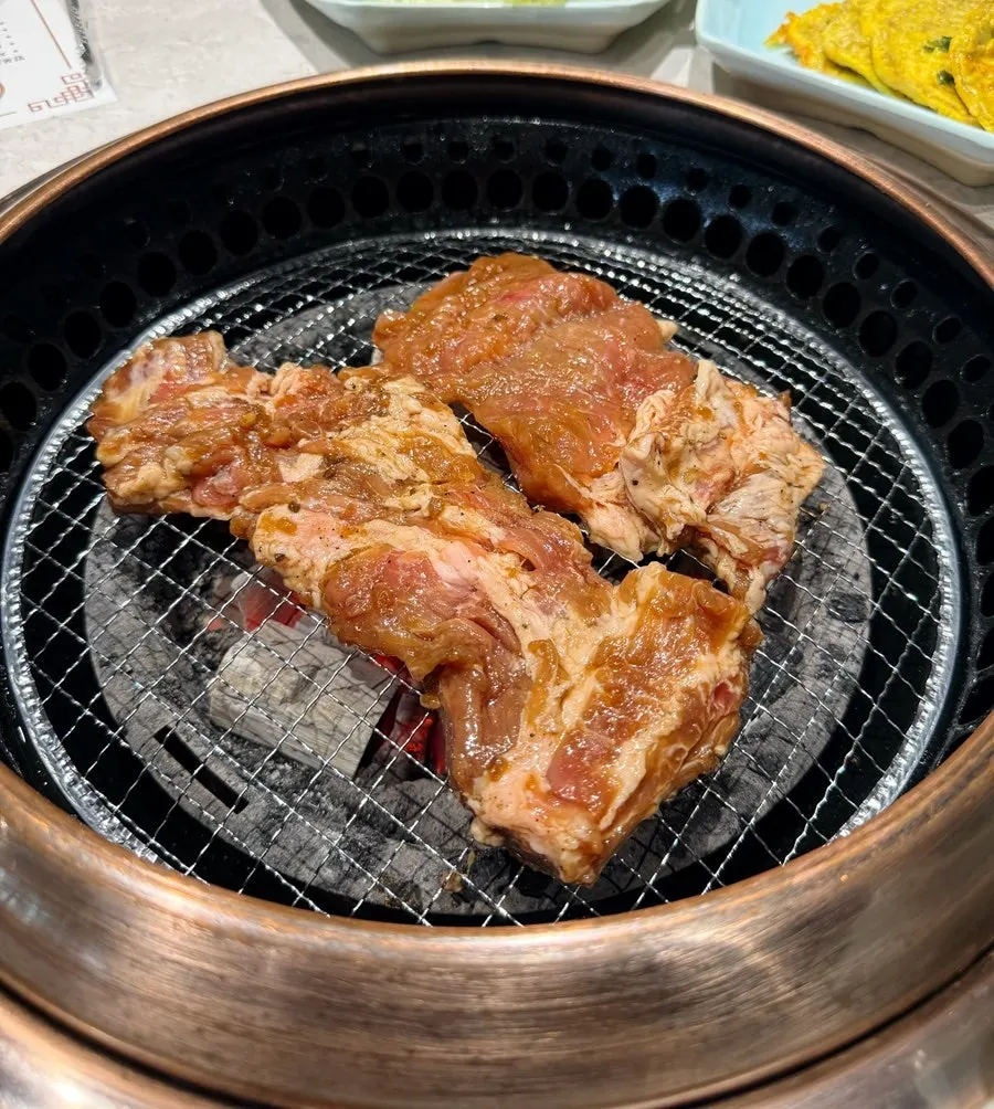 만포가든 한상차림 측면 구도