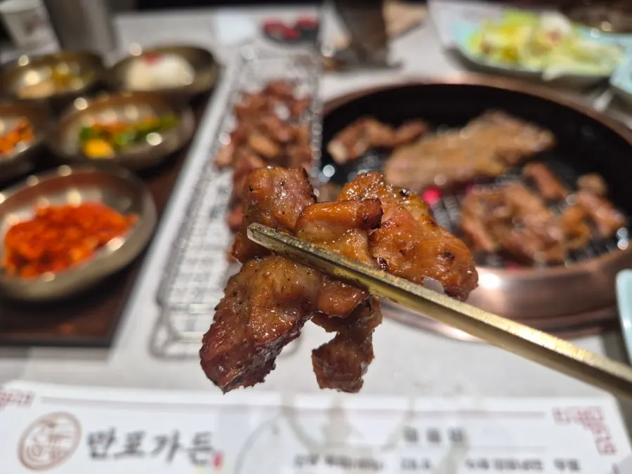 Golden-grilled pork galbi meat