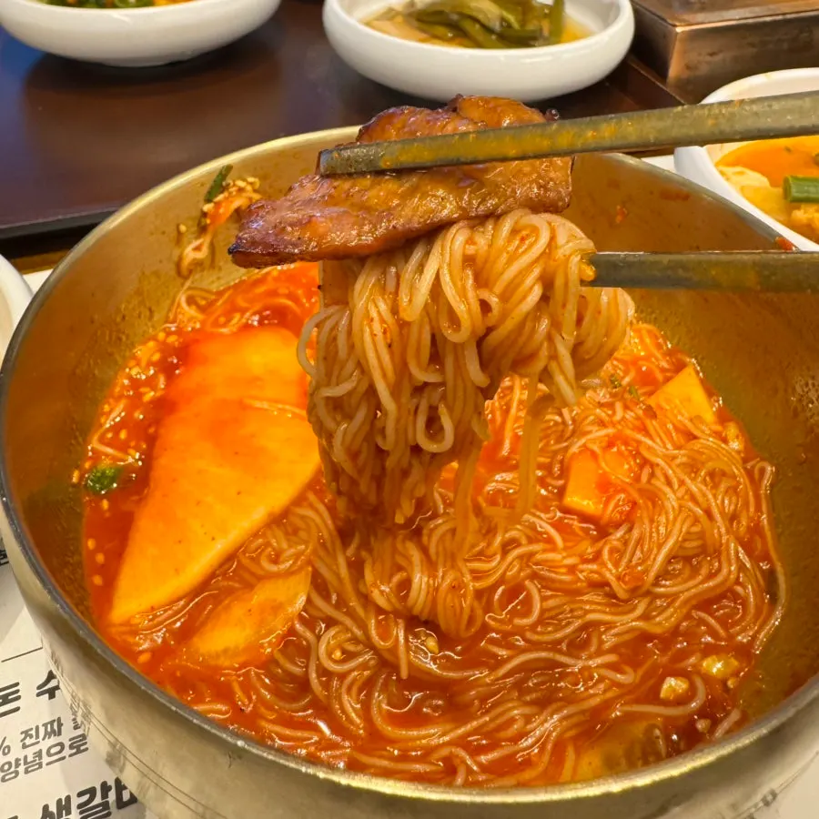 Manpo Garden house-made Hamheung naengmyeon