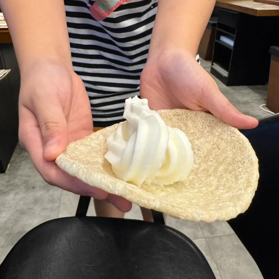 Crisp bbeong ice cream dessert components