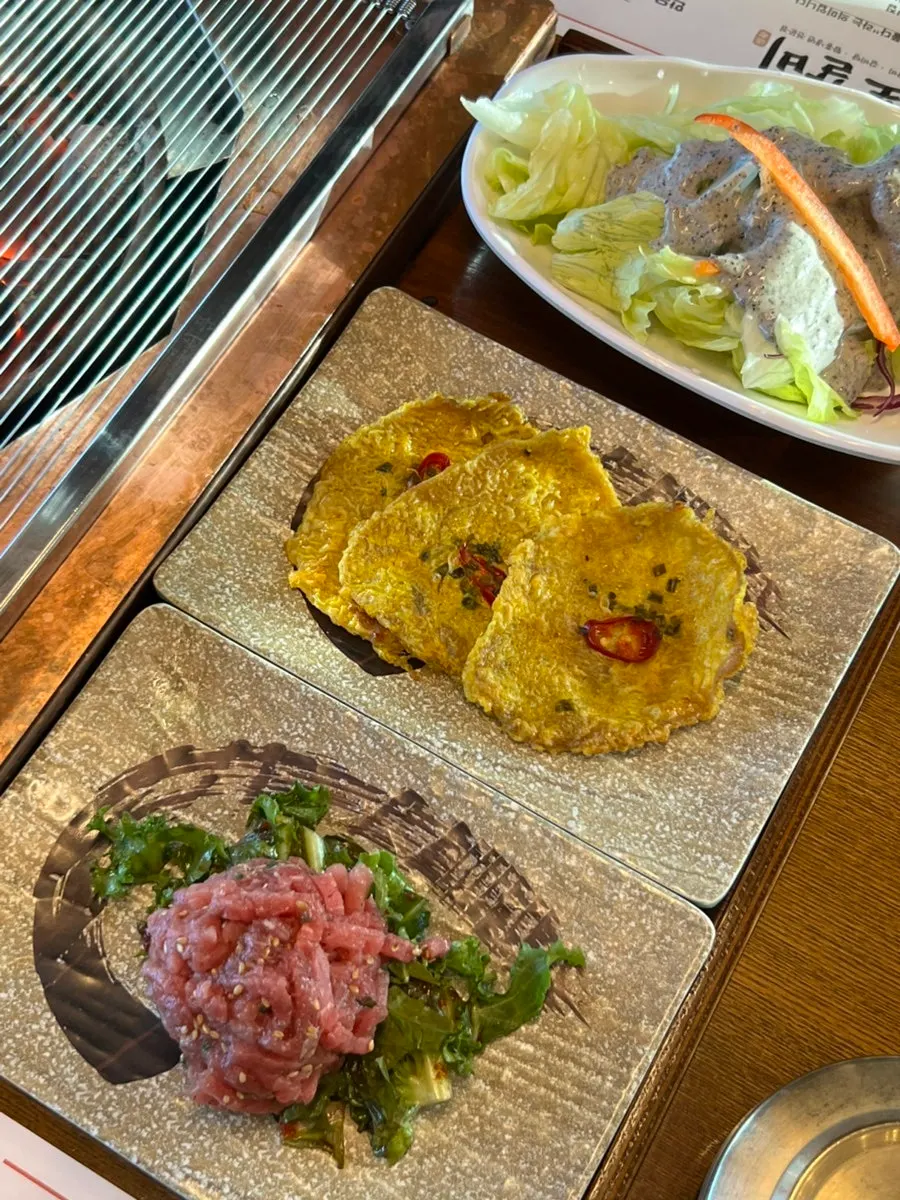 Basic side dish spread including yukjeon and yukhoe