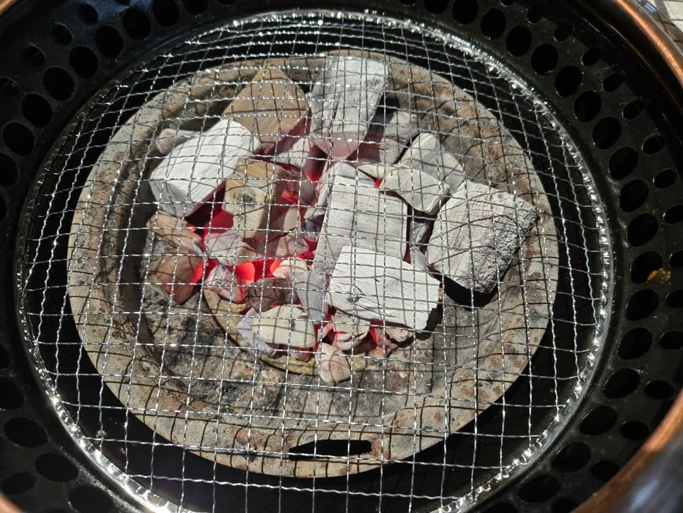 Basic yukhoe topped with sesame oil and sesame seeds