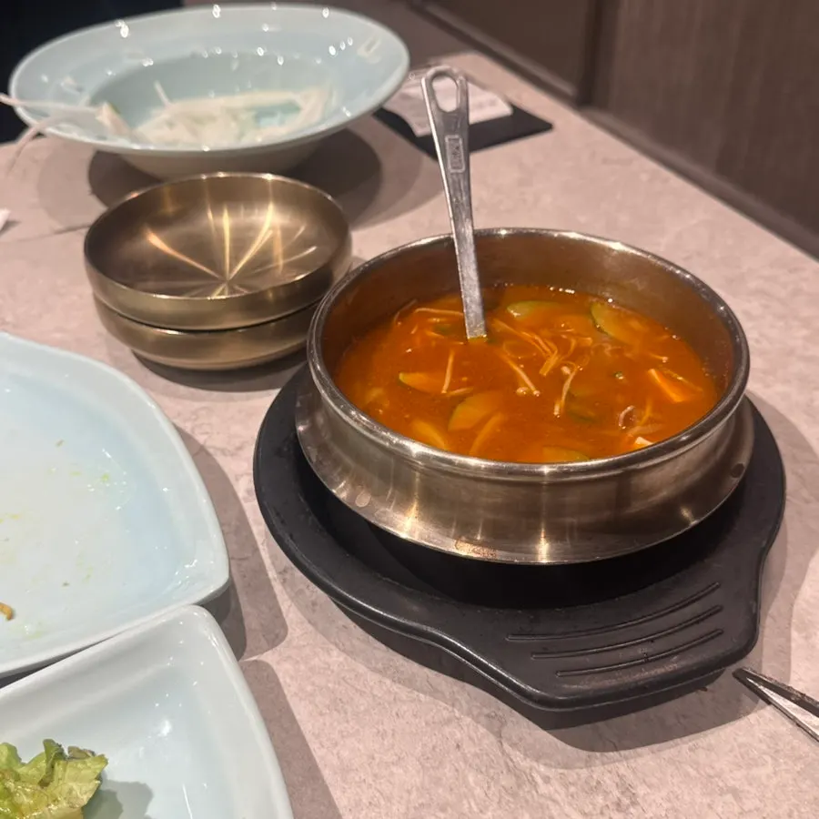 만포가든 육회비빔밥 한 그릇