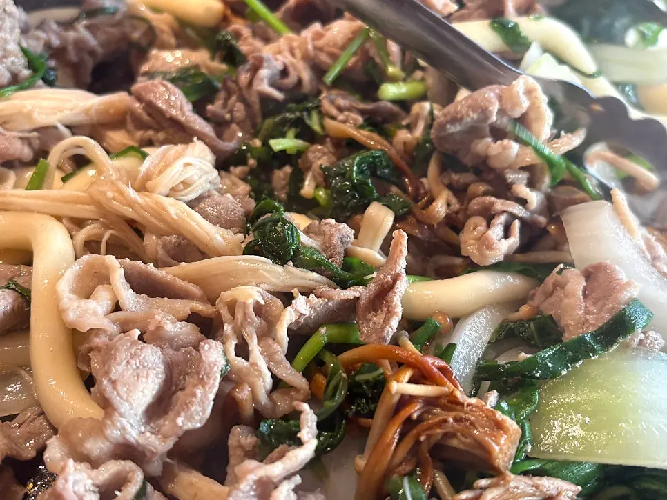 Golden-brown grilled duck flower bulgogi