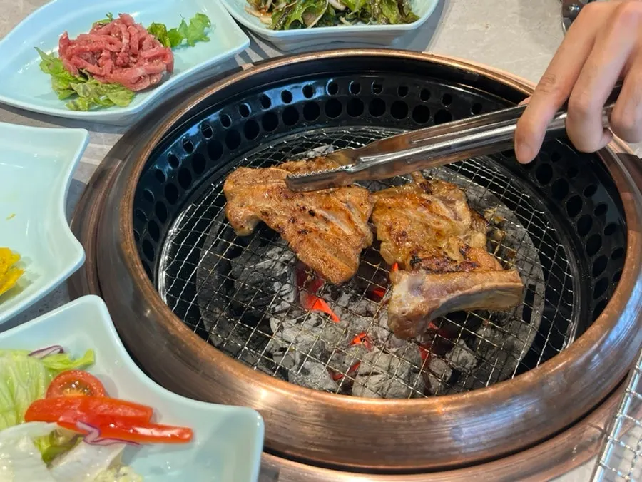 양념에 숙성한 한돈 수제갈비 2인분