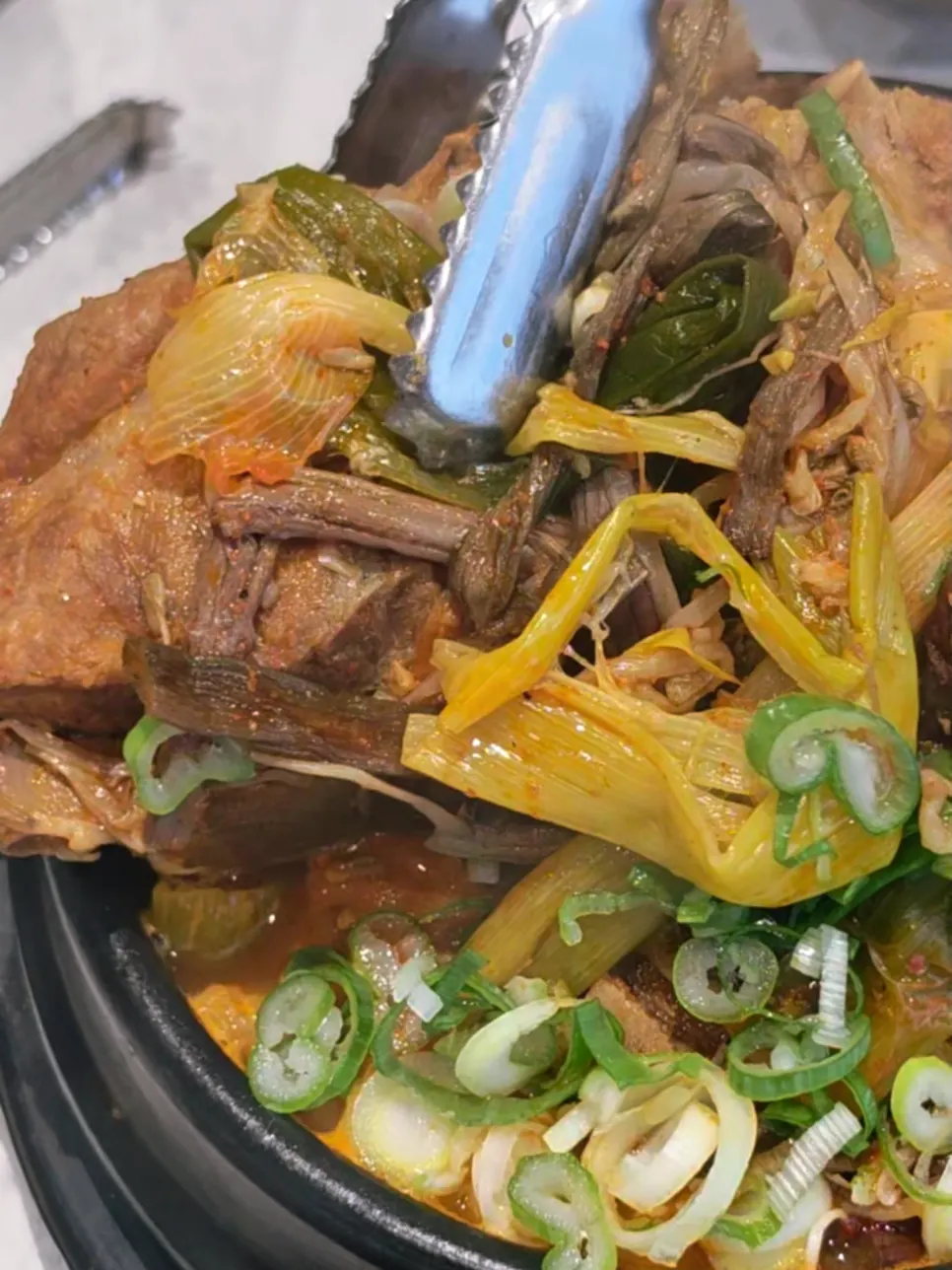 살을 발라낸 뼈개장국 한 그릇