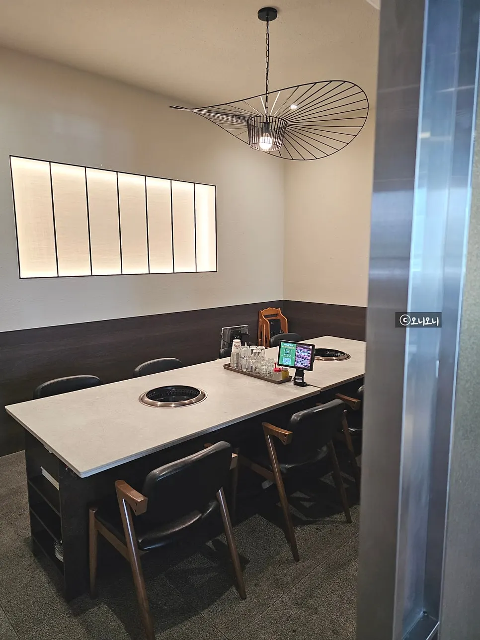 Private room seating at Manpo Garden for family gatherings