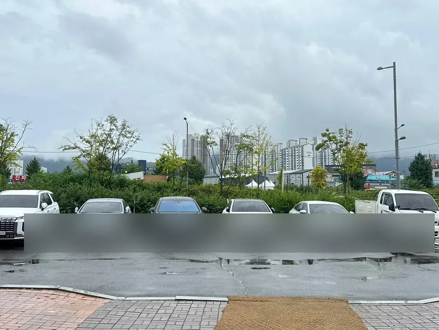 Manpo Garden's parking lot right in front of the restaurant