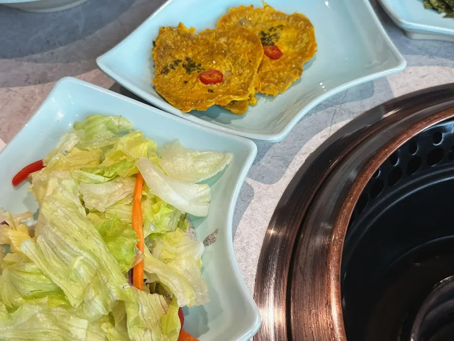 Plate of yukhoe and yukjeon served as basic banchan