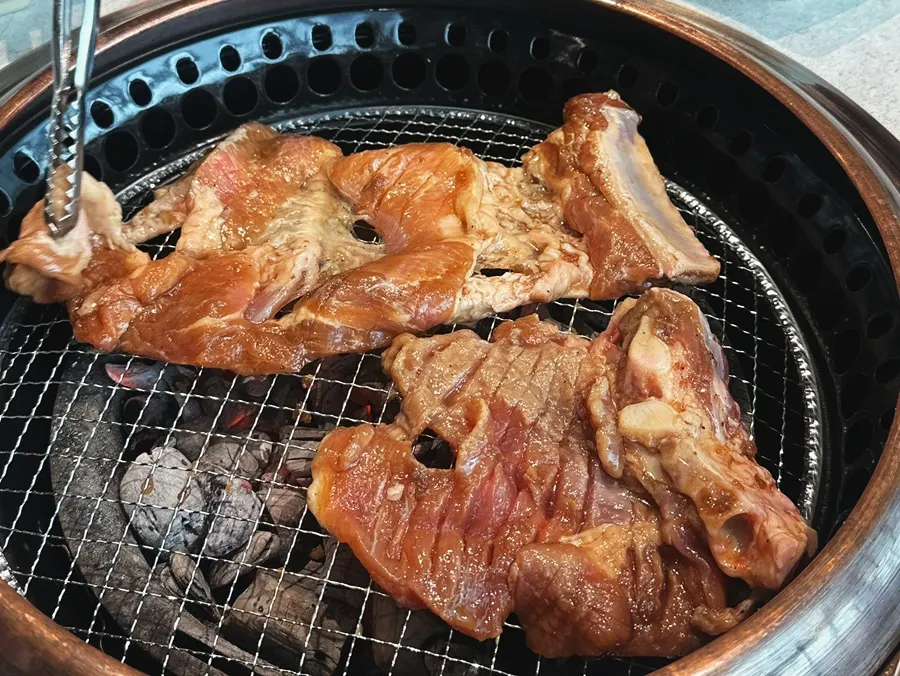 Seasoned pork galbi with a smoky char