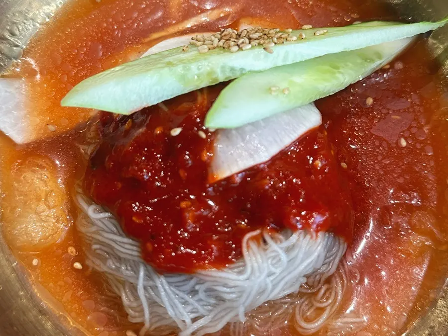 Bibim naengmyeon included in the lunch special