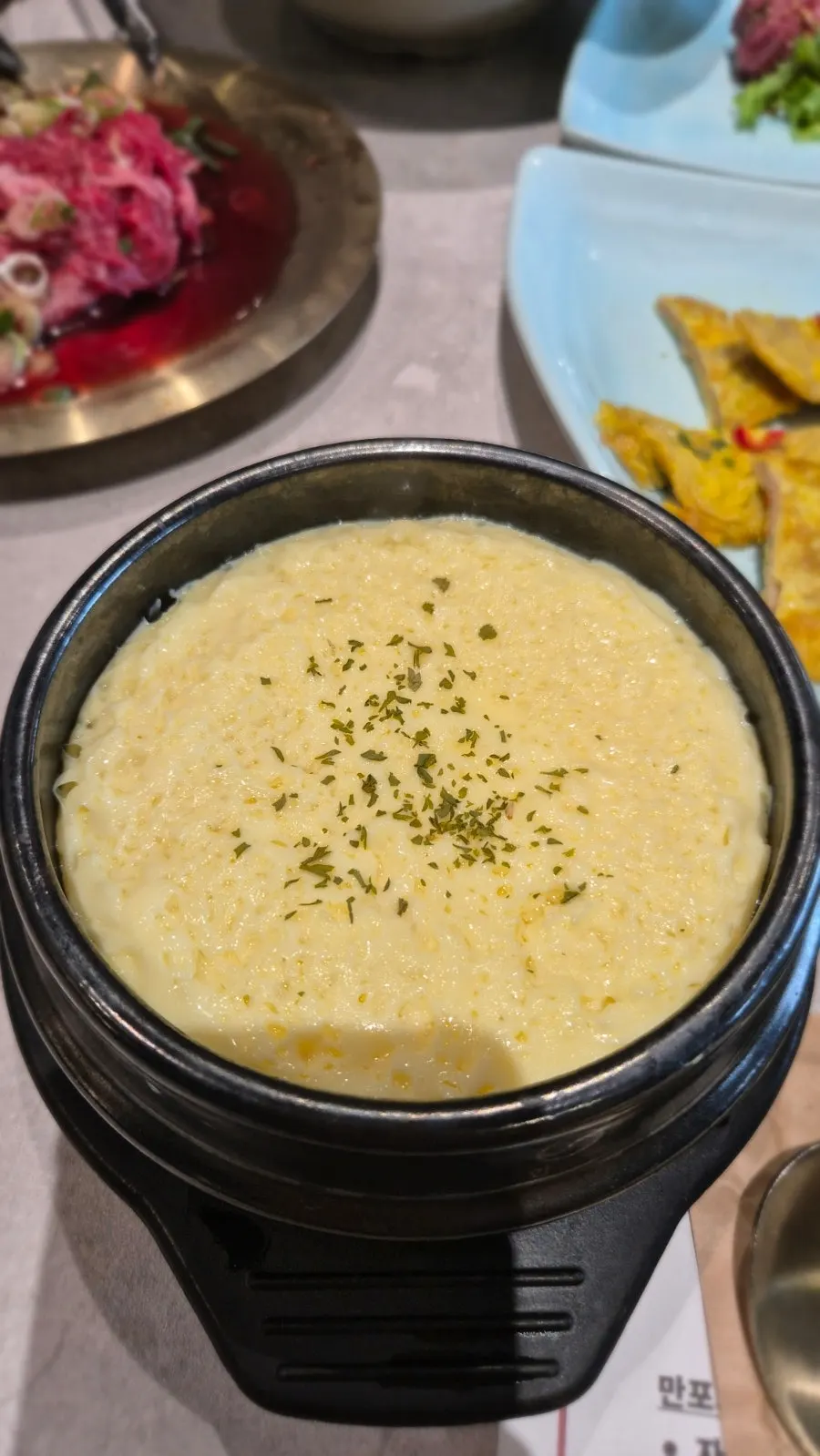 셀프로 담아온 샐러드바 반찬