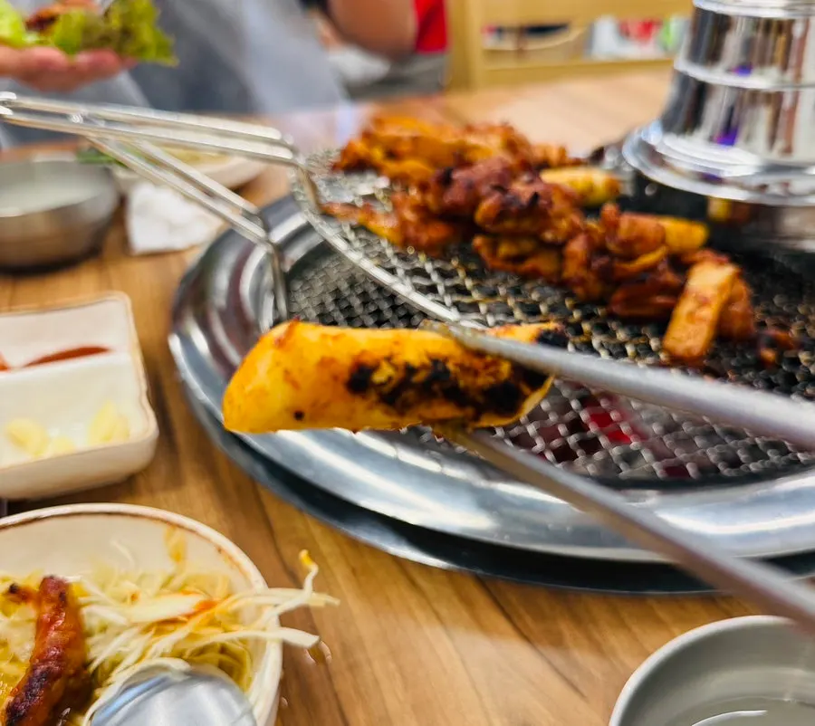 숯불에 구워진 떡사리
