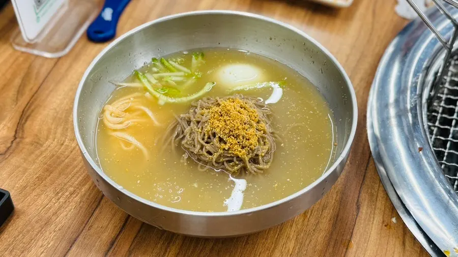 후식으로 나온 물막국수