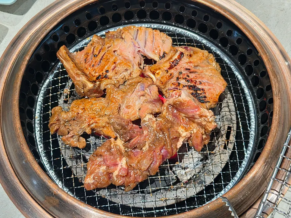 뼈에 붙은 부드러운 갈비살