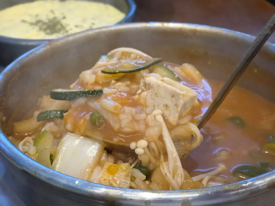 Mixed yukhoe bibimbap with pudding steamed egg