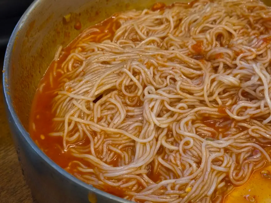 Mixed bibim naengmyeon served with galbi