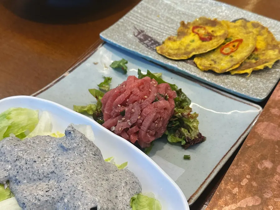 Salad and side dish plates