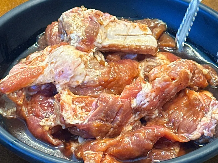 Seasoned pork galbi on the grill