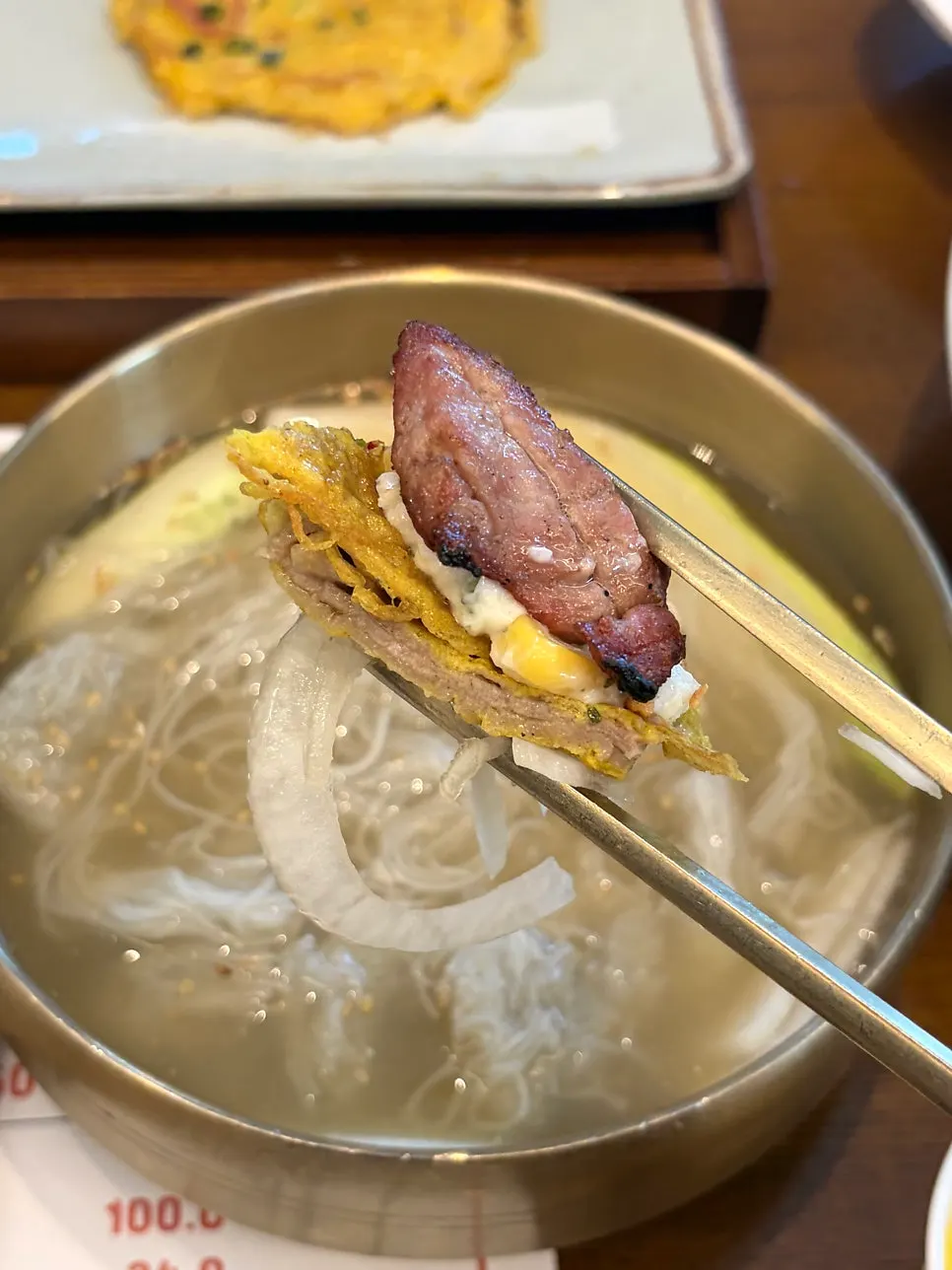 다 익은 양념갈비 한 점