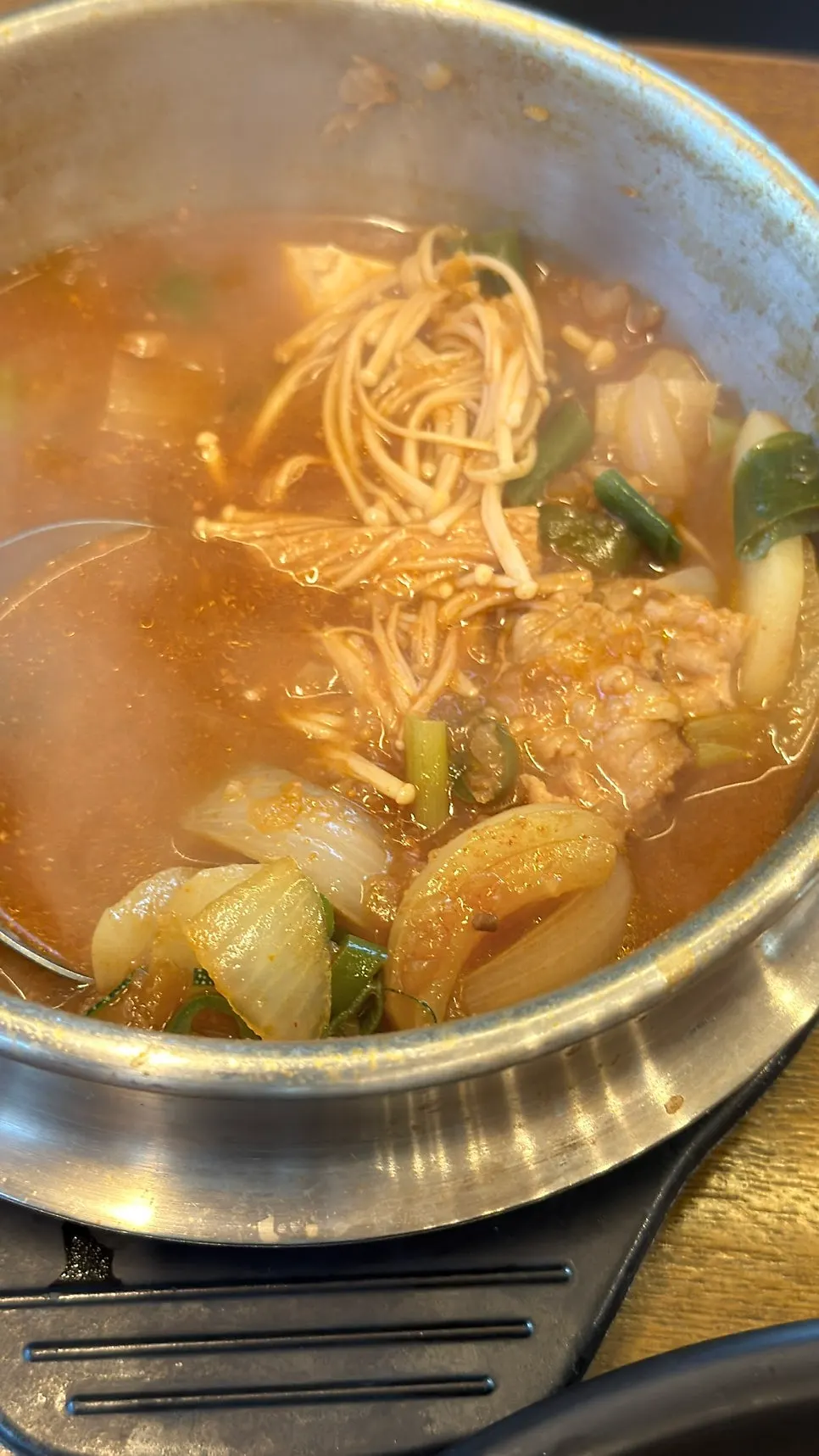 두부와 채소가 든 된장찌개