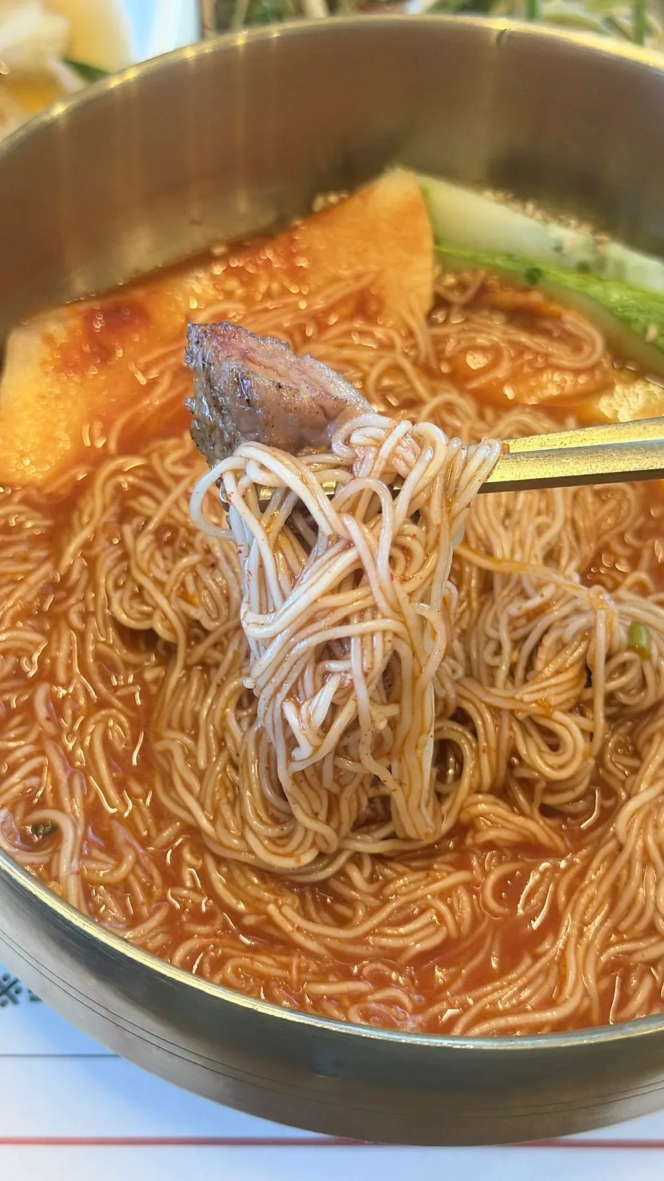 면발 가는 수제 함흥냉면 한 그릇