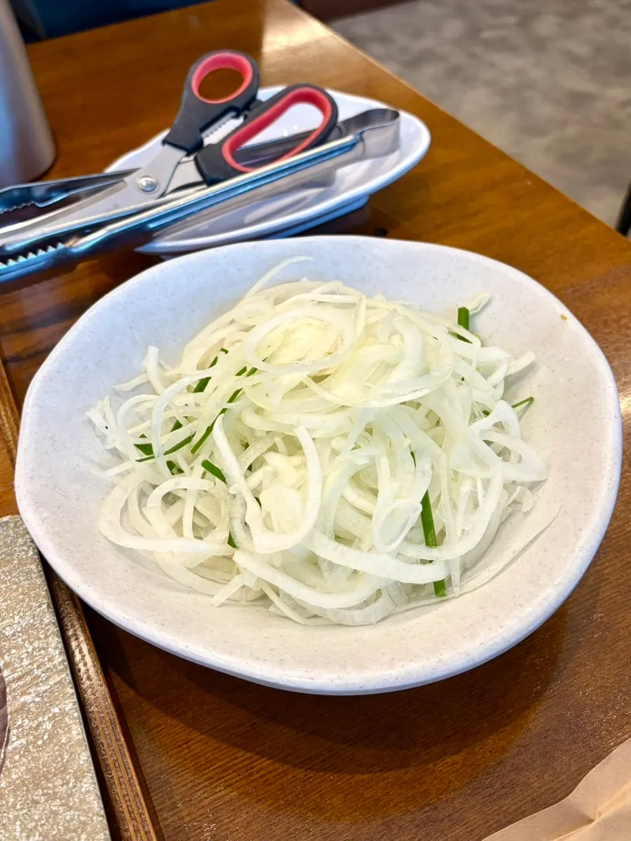 Scallion salad and gochu-doenjang muchim among basic side dishes