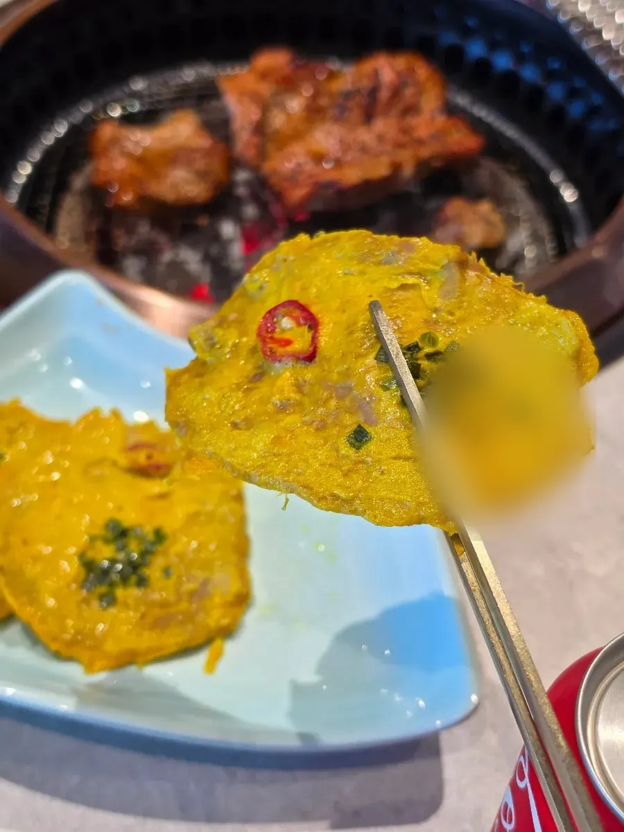 기본 상차림으로 나온 육회