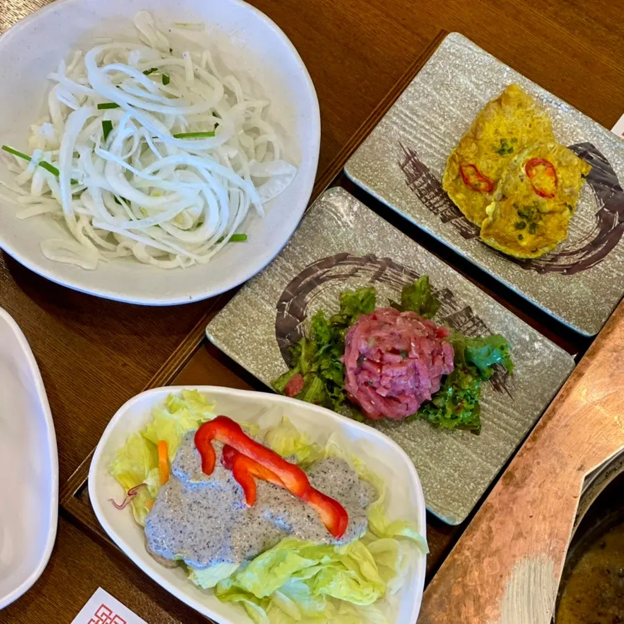 Neatly arranged basic pork rib side dishes