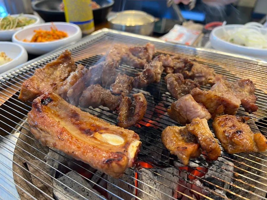 กาลบี้หมักยางจูกำลังถูกย่าง