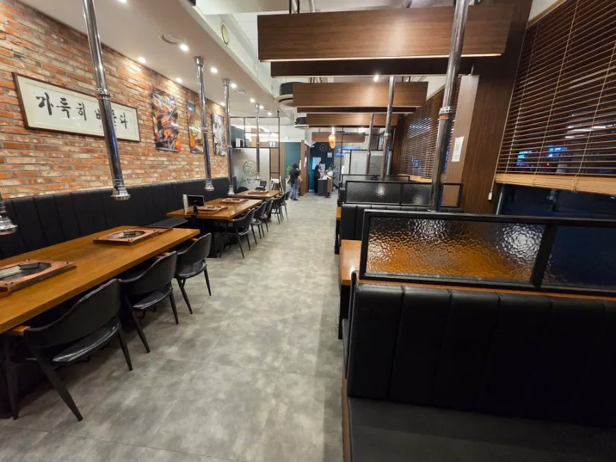 First- and second-floor spaces at Manpo Galbi