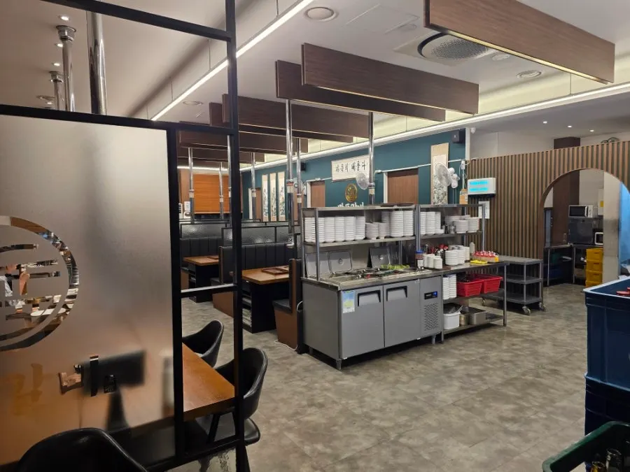 Group rooms and table seating at Manpo Galbi