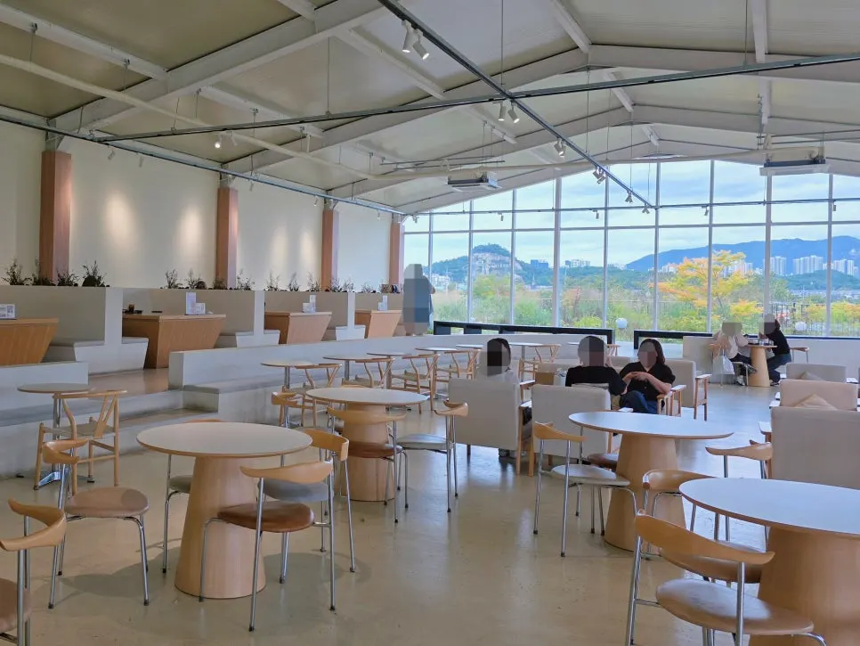 Exterior view of Moonbird, a large bakery café in Yangju