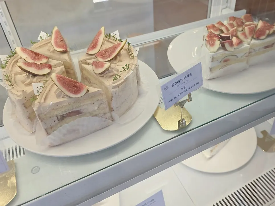 Bread display at Moonbird's bakery counter