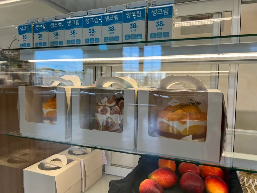 Aviso de tartas enteras de fruta de temporada por encargo