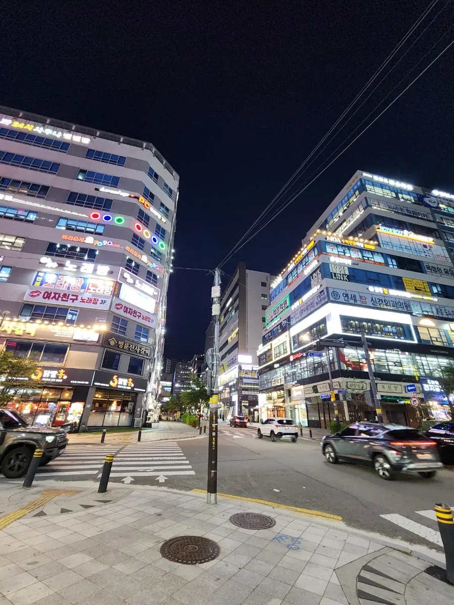 맛찬들왕소금구이 양주점 매장 입구 전경