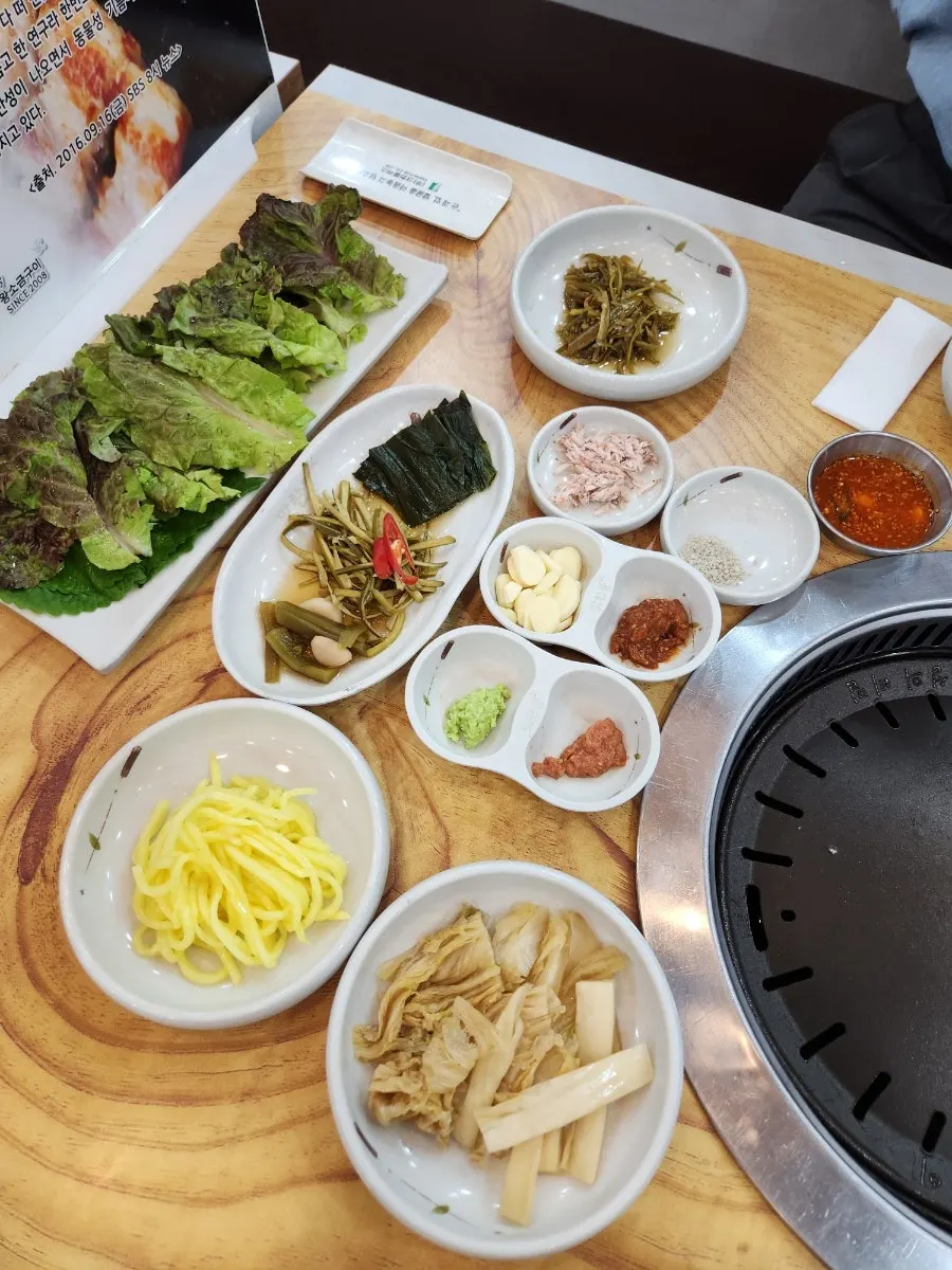 돌솥밥과 묵은지뚝배기 메뉴 안내