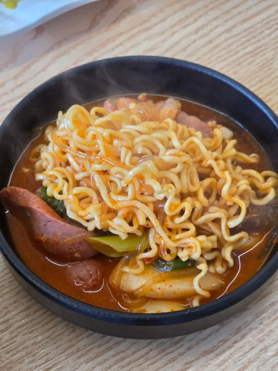 식사를 마친 최부대찌개 테이블