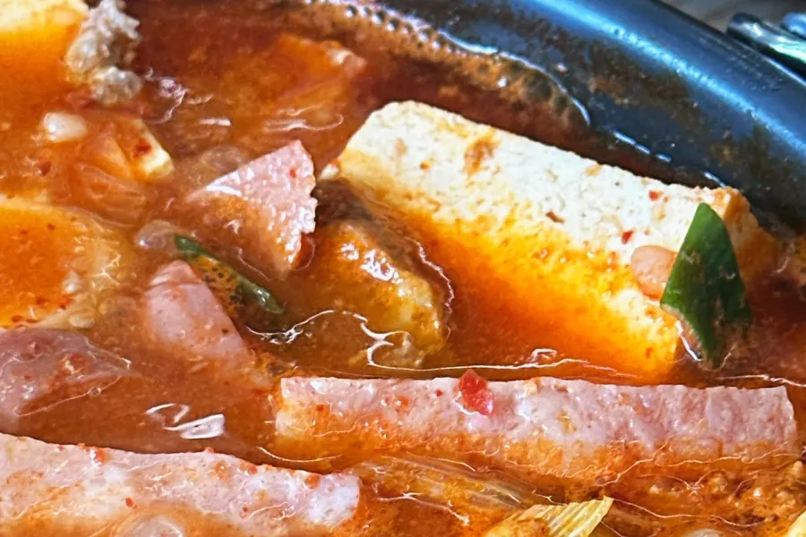 Ham and sausage in the budae-jjigae