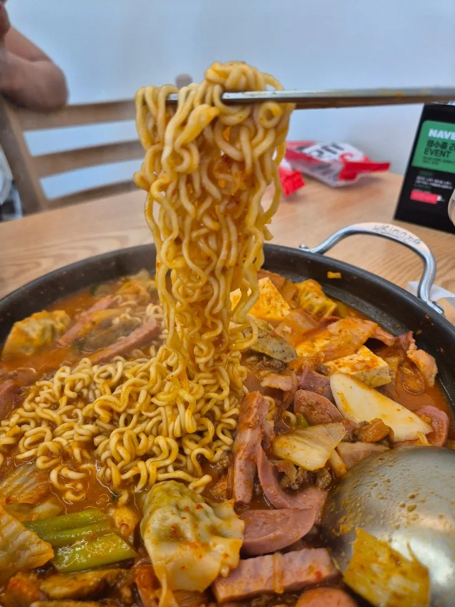 Boiling budae-jjigae broth